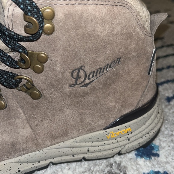 Danner Vibram Mountain 600 Hiking Boots - 7.5 - Picture 3 of 8